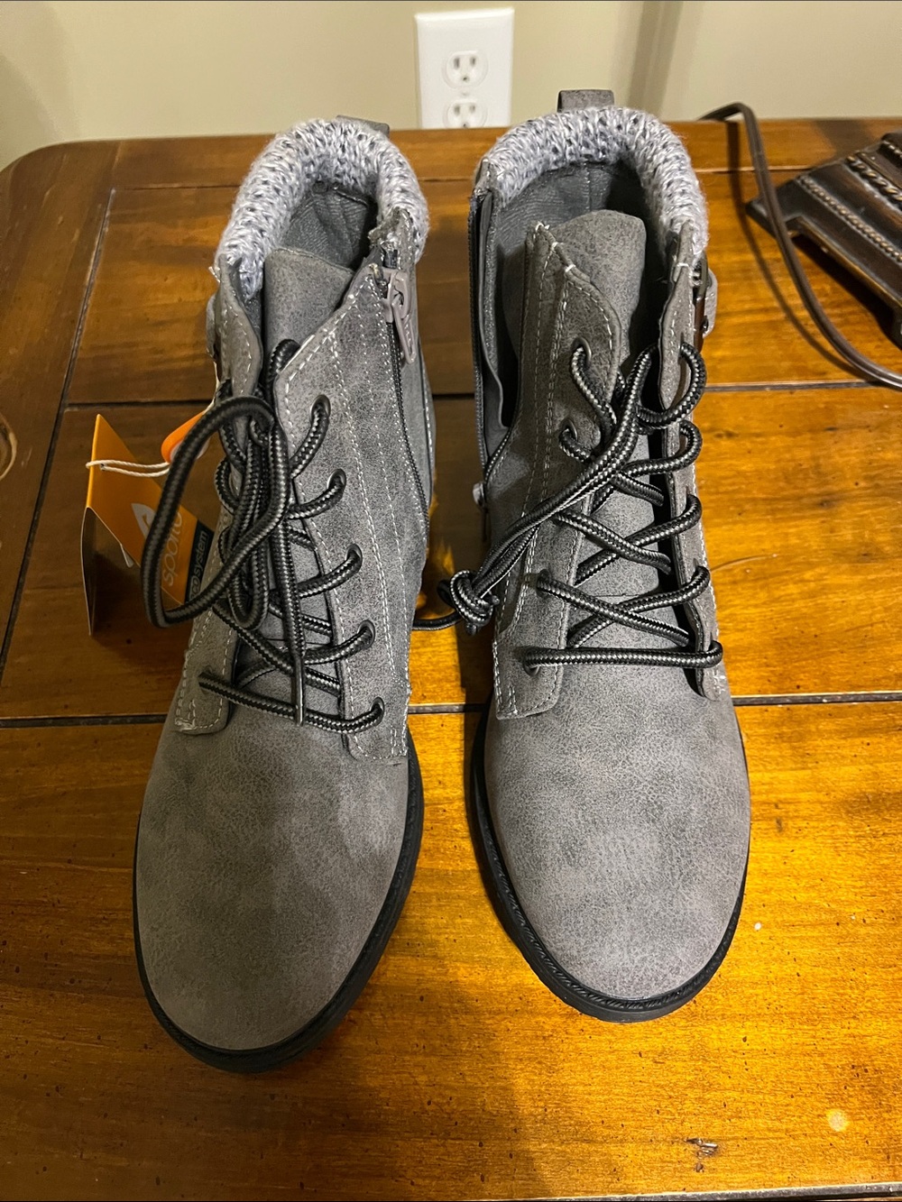 Men's Gray Lace-Up Ankle Boots with Faux Fur Collar